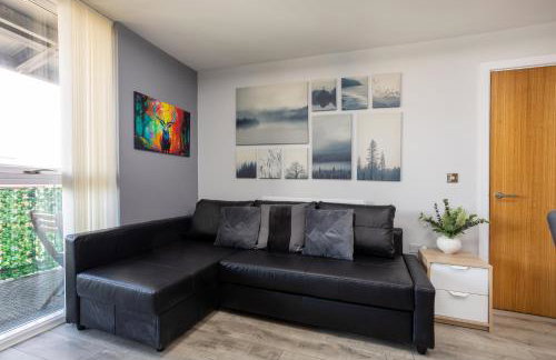 Vista Verde - Luxury City Penthouse 2BR - Sleeps up to 6 - Parking - Photo 14