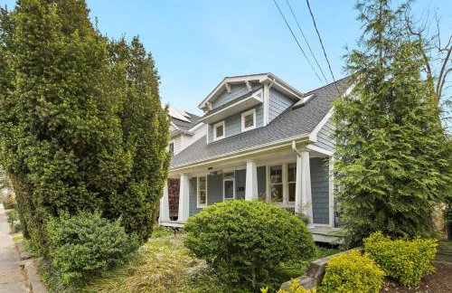 Unique Eastport Bungalow w Yard - Foto 2