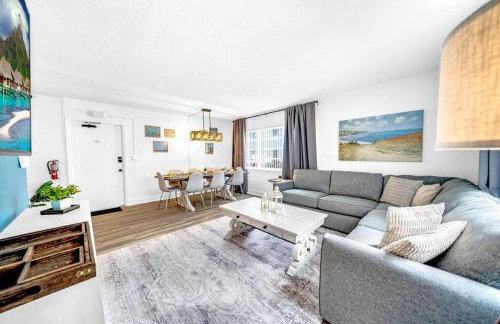 Palm Wave Stays - Designer's Stay - Sleeps 10 - Foto 23