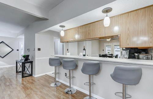 Pool & Spa! Whimsical Heart of The Woodlands - Foto 19