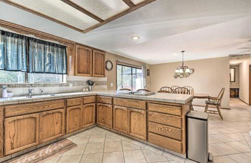 Deck and Hot Tub Rustic Groveland Home! - Foto 10