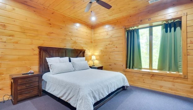 Sensational Views 4 Bedroom Cabin by Heavenly Views Resort - Foto 5, Habitación