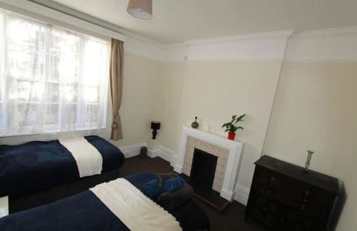 Perfect Family & Friends Home, Free Parking Security Onsite - Photo 47