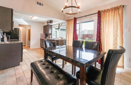 Beautiful home with backyard - Photo 20