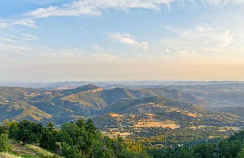 Secluded Dream Home with Hot Tub and Full Gym on 20 Acres - Foto 46