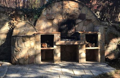 Los Cedros, gran chalet con piscina y apartamento en Navacerrada - Foto 4