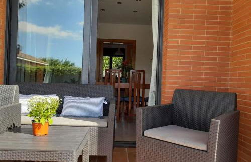 Villa Mediterránea con Cinco Dormitorios y Piscina - Foto 14