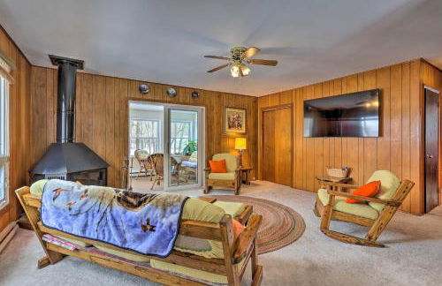 Excellent Lakeview Getaway with Watercrafts Included - Foto 3