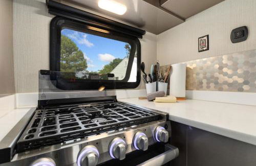 Waterfront Getaway, Dock Your Boat & Play! - Foto 20