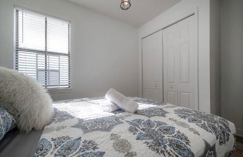 Centrally Located SOHO Retreat Walk to UT & Dining - Foto 35