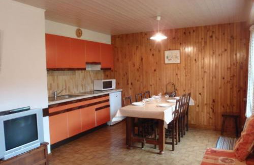 Rez de chalet calme avec terrasse - 2 chambres, proche pistes à La Clusaz - FR-1-437-10 - Foto 2