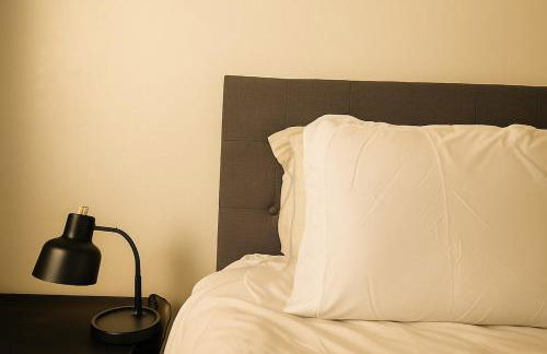 2 Bedroom Villa, Dog Park, Lake, WiFi, Laundry , Pool - Photo 20