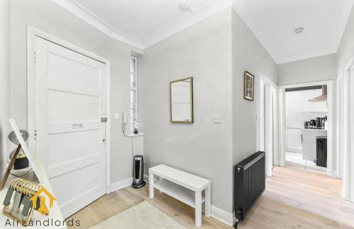 Stylish 3-Bedroom Flat in Belsize Park Perfect for Families Business Trips! - Foto 11