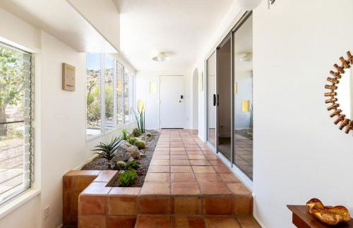 Casa Rocosa I Midcentury Home on 5 Private Acres Near Park - Foto 44