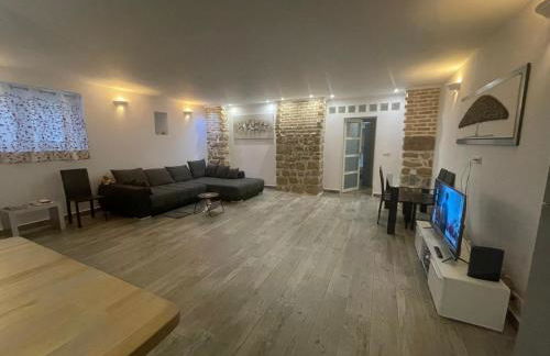 Appartement proche centre Colmar parking public gratuit - Foto 1