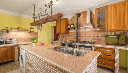 3 Bedroom Nice Home In Plovanija - Foto 5