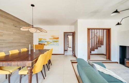 Beach Villa with Jacuzzi & Garage by HostWise - Foto 24