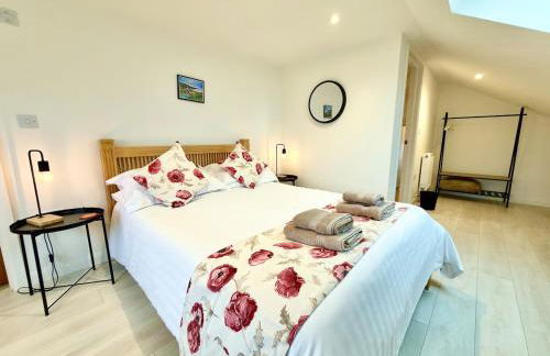 Rural Cottage, 3 beds, 3 bath,LOG BURNER, HOT TUB, with Cymru Holidays - Foto 49