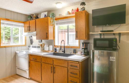 Hike and Fish Mountain Getaway in Avery! - Foto 9