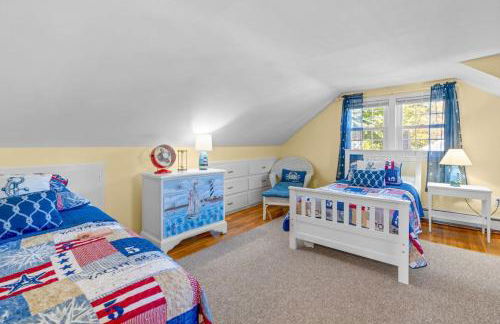 Charming House by the Beach with Patio Grill and FirePit - Foto 43