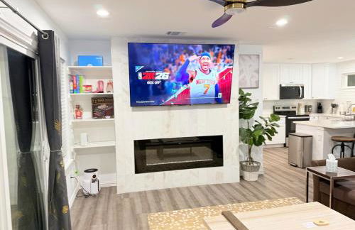 Cozy Lakeview Retreat Home - Photo 7