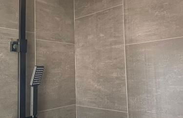 Tiny-House - 5 min de Montélimar - Salle de bain italienne & grand confort - Foto 16