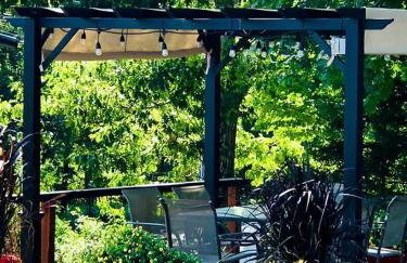 Super Room Rental with Decks in a Bed and Breakfast Getaway near Camden, Maine - Foto 5