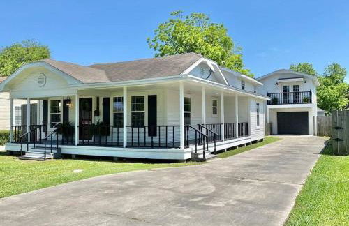 6 BRs Spacious Charming House, Great Neighborhood - Foto 2