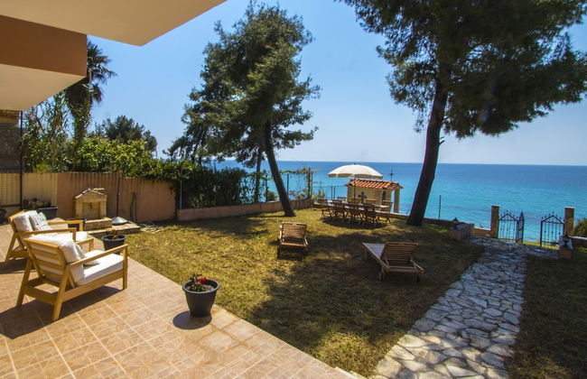 Beachfront Villa by Halkidiki Villas - Foto 30