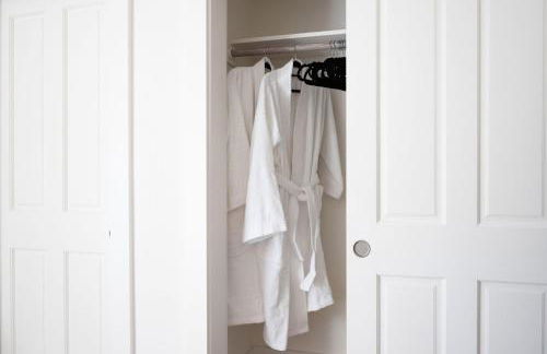 Oceanfront Home Retreat w Breathtaking Views of Fitzgerald Marine Reserve - Foto 26