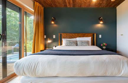 Modern Catskills Escape w Open Living Steam Shower Hot Tub w Mountain Views Minutes from Woodstock Trails Suncliff Vista - Foto 24