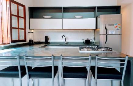 Algodão - Novo Flat com Piscina, 50mts da praia, churrasqueira privativa, ar con, wi-fi, netflix, garagem - Foto 13