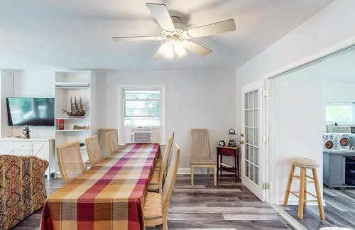 Steps to Chesapeake Bay! Callaway Drive Retreat - Foto 7