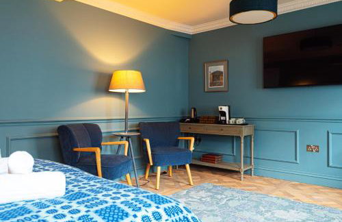 Central Whitchurch - Lowcross House Guest Bedroom 1 - Photo 6