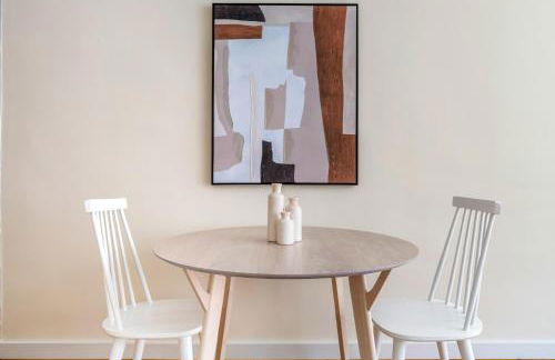 Midtown East 1BR w DM nr UN NYC-906 - Foto 5