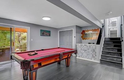 Peaceful Pocono Home with Hot Tub, gym, & office - Foto 37