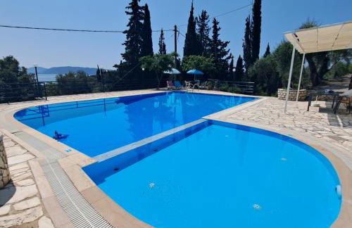 Kerasia Villas - 4 apartments & cottage - Photo 9