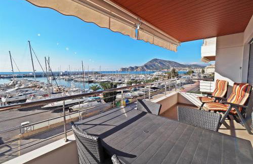 Luxe vakantieappartement aan de jachthaven van Altea met frontaal zeezicht - Photo 3
