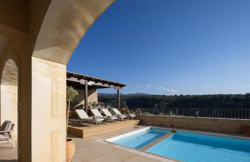Ilys Home, a Country-chic Retreat with Pool & BBQ, By ThinkVilla - Photo 26