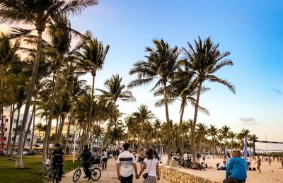 Beachfront Bentley Hotel One Bedroom Suite with Balcony and Beach access - Foto 29