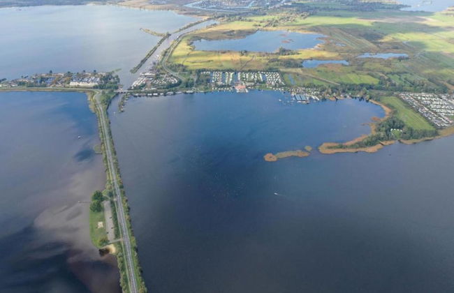 Stylish Thatched Villa with 2 Bathrooms near Giethoorn - Photo 33