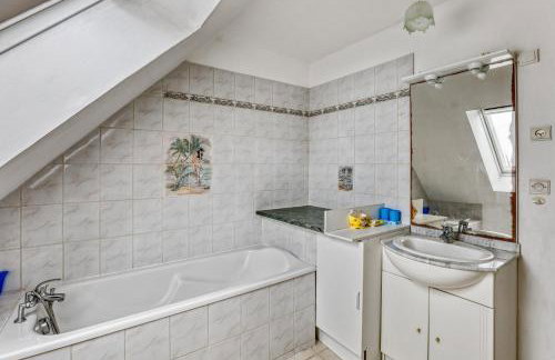 Charmante Maison en Campagne près de Nevez avec Jardin Clôturé - Foto 6