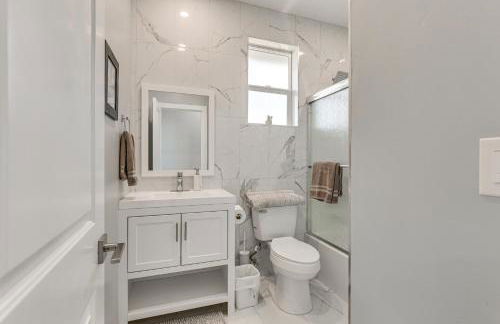 2 Mi to Downtown Escondido Apt with Balconies - Foto 16