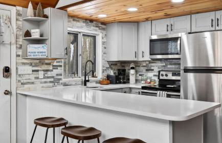 Evergreen Lodge by AvantStay Poconos Lake Cabin Fireplace Large Deck Near Jack Frost Kalahari - Foto 3