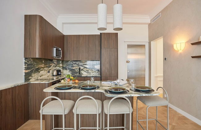 Superb Apartment on the Champs Elysees - Photo 9