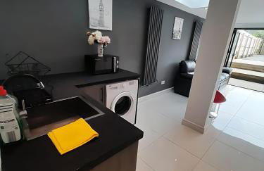 Contemporary and Spacious Home - Foto 18