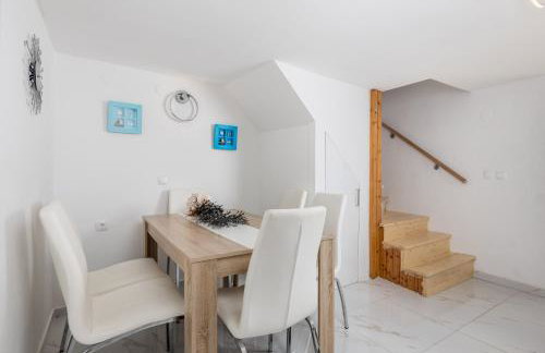 House Bajota with terrace and sea view - Foto 10