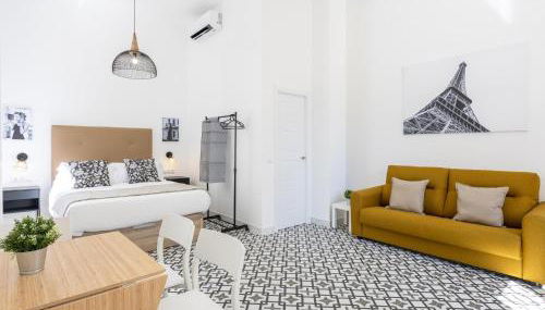 Holidays2Malaga Picasuss Loft New Built Close Huelin Beach and Promenade - Foto 1