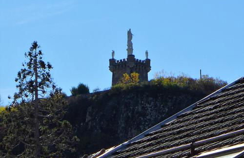 Poles Apart - Foto 23