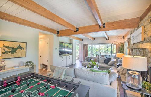 Chic Lake House with Furnished Deck and Hot Tub! - Foto 6